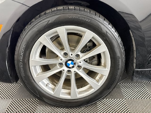 Used 2016 BMW 320i Sedan w/ Driver Assistance Package RWD image 39