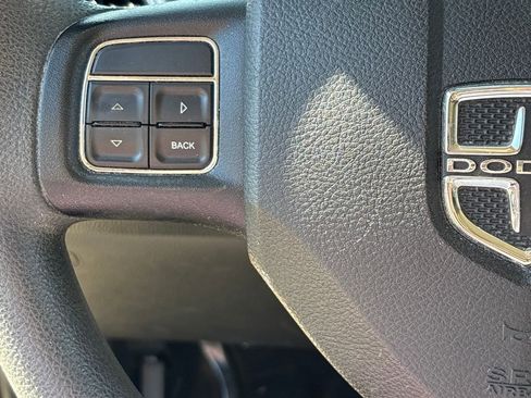 Used 2013 Dodge Journey SXT w/ Flexible Seating Group image 18