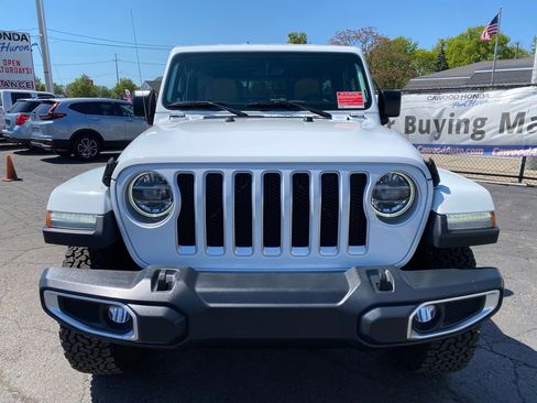 Used 2018 Jeep Wrangler Unlimited Sahara AWD/4WD image 10