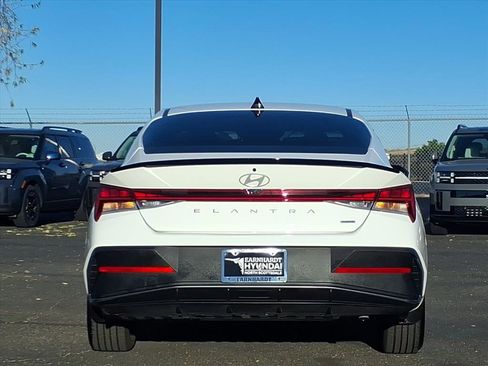 Certified 2025 Hyundai Elantra SEL image 5