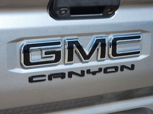 Used 2024 GMC Canyon Elevation w/ Convenience Package RWD image 12