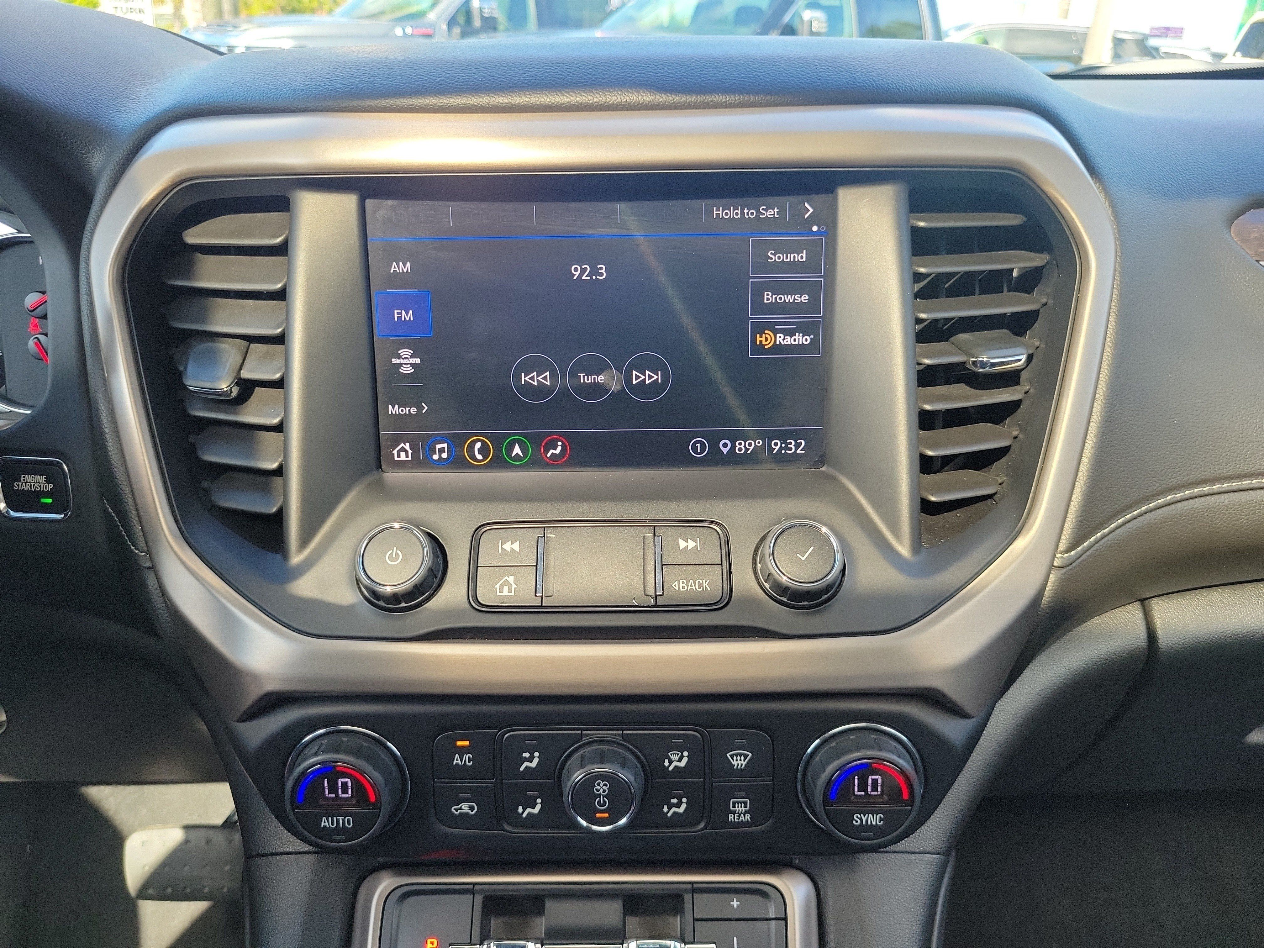 Used 2020 GMC Acadia Denali w/ Technology Package FWD image 21