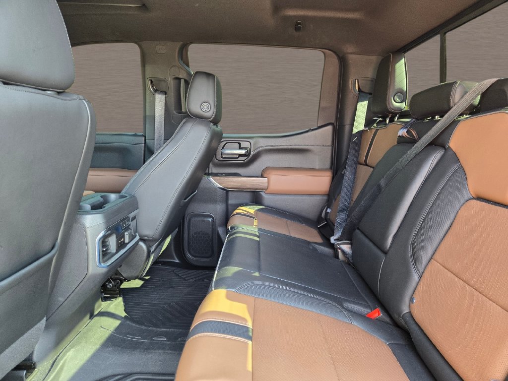 Used 2021 Chevrolet Silverado 1500 High Country w/ Technology Package AWD/4WD image 12