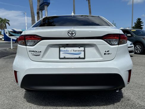 Used 2026 Toyota Corolla LE w/ LE Premium Package FWD image 6