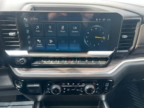 Used 2022 Chevrolet Silverado 1500 LTZ w/ LTZ Convenience Package II AWD/4WD image 22
