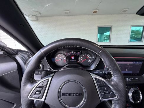 Used 2019 Chevrolet Camaro SS RWD image 27