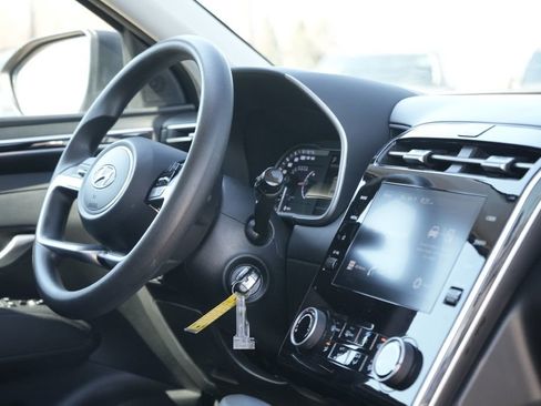 Certified 2023 Hyundai Tucson SE image 13