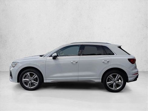 Certified 2024 Audi Q3 2.0T Premium w/ Convenience Package AWD/4WD image 9