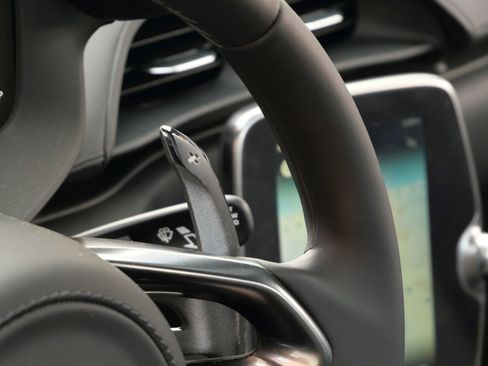 Used 2023 McLaren Artura RWD image 12