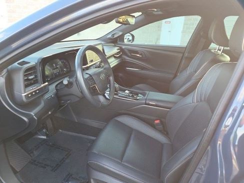 Used 2025 Toyota Crown Signia w/ Advanced Technology Package AWD/4WD image 11