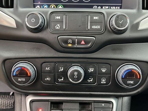 Used 2022 GMC Terrain SLT w/ Tech Package image 21