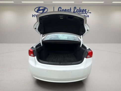 Used 2016 Chevrolet Impala LT w/ Convenience Package image 10