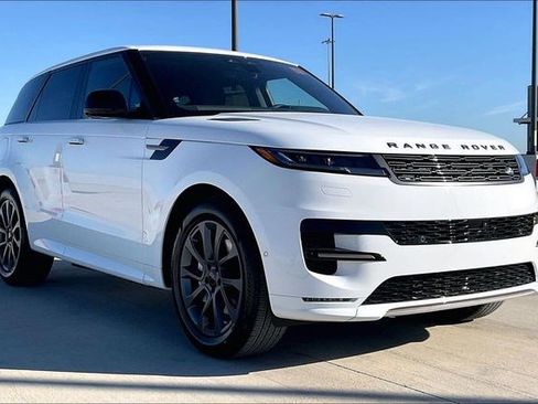 New 2026 Land Rover Range Rover Sport Dynamic SE image 2
