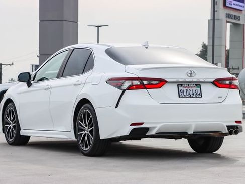 Used 2023 Toyota Camry SE image 6