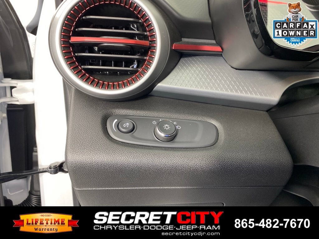 Used 2026 Chevrolet Trax RS FWD image 13