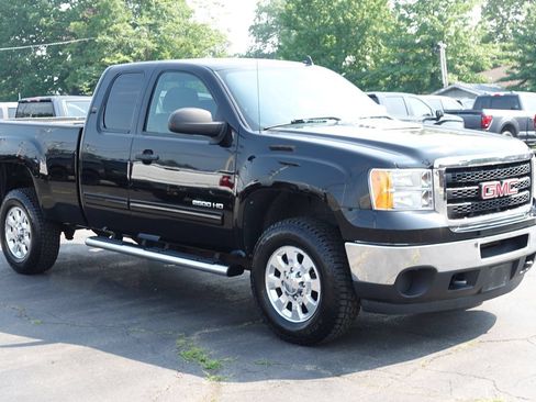 Used 2011 GMC Sierra 2500 SLE w/ Snow Plow Prep Package AWD/4WD image 4