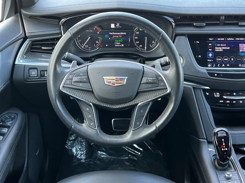 Used 2022 Cadillac XT5 Sportv w/ LPO, ONYX Package image 16