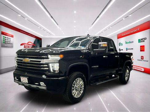Used 2023 Chevrolet Silverado 2500 High Country w/ Z71 Off-Road Package AWD/4WD image 3