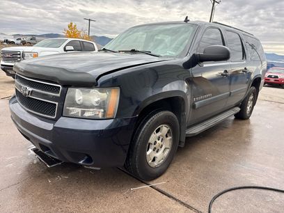Used 2009 Chevrolet Suburban LS w/ Convenience Package 1