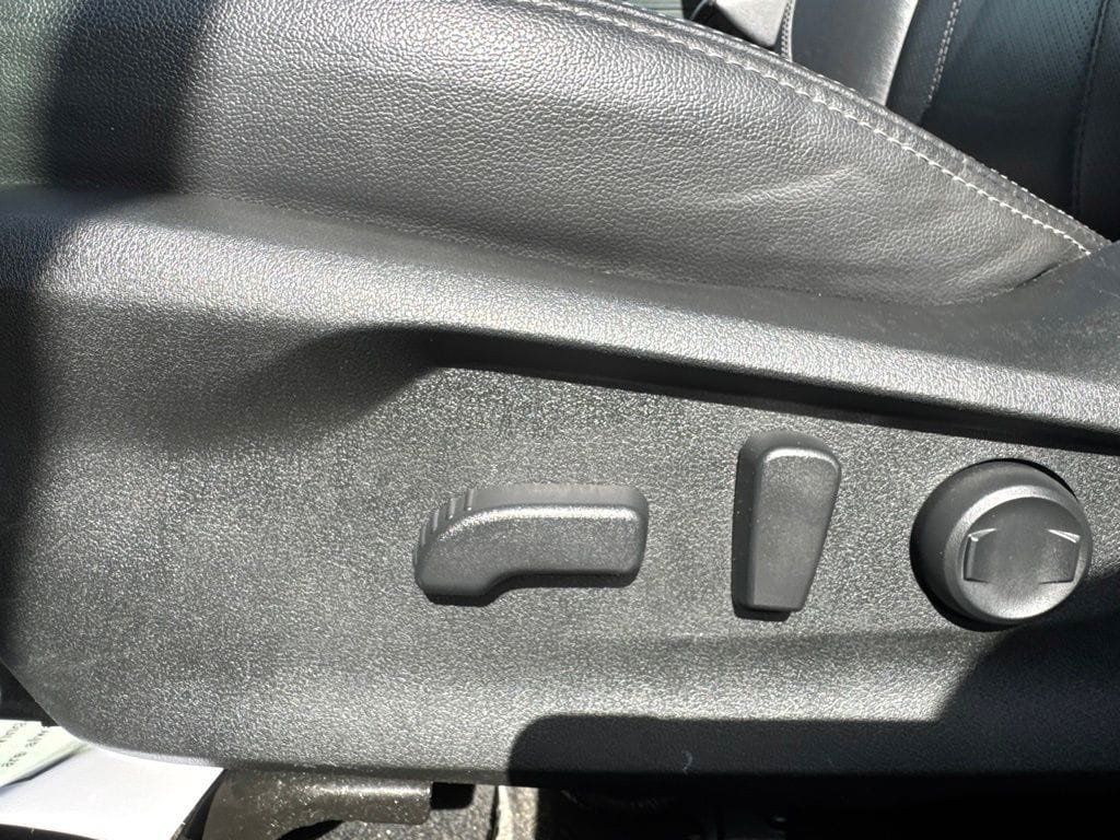 Used 2023 Subaru Forester Touring AWD/4WD image 11