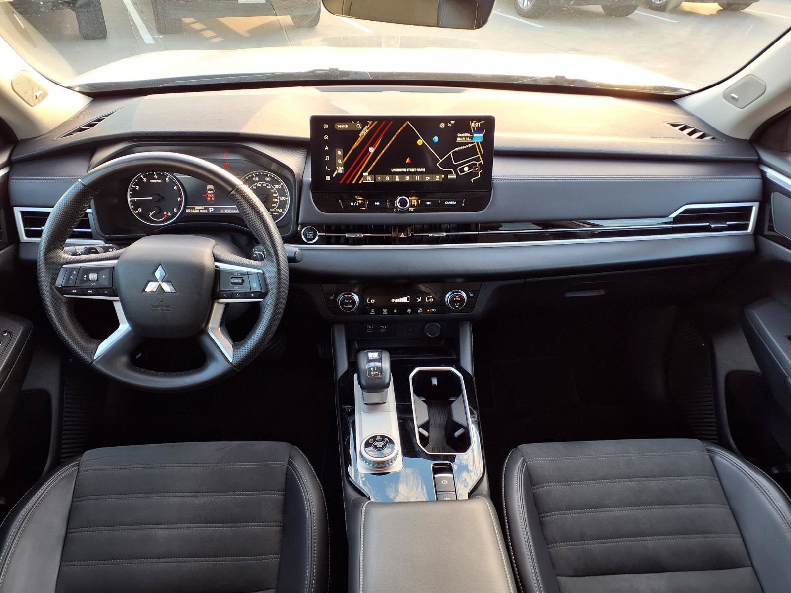 Used 2025 Mitsubishi Outlander SE FWD image 9