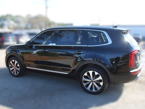Certified 2022 Kia Telluride S image 13