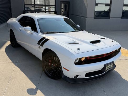 Used 2022 Dodge Challenger R/T Scat Pack RWD image 6