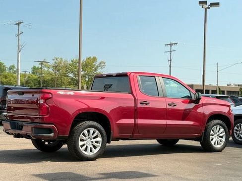 Used 2020 Chevrolet Silverado 1500 Custom w/ Custom Value Package AWD/4WD image 27