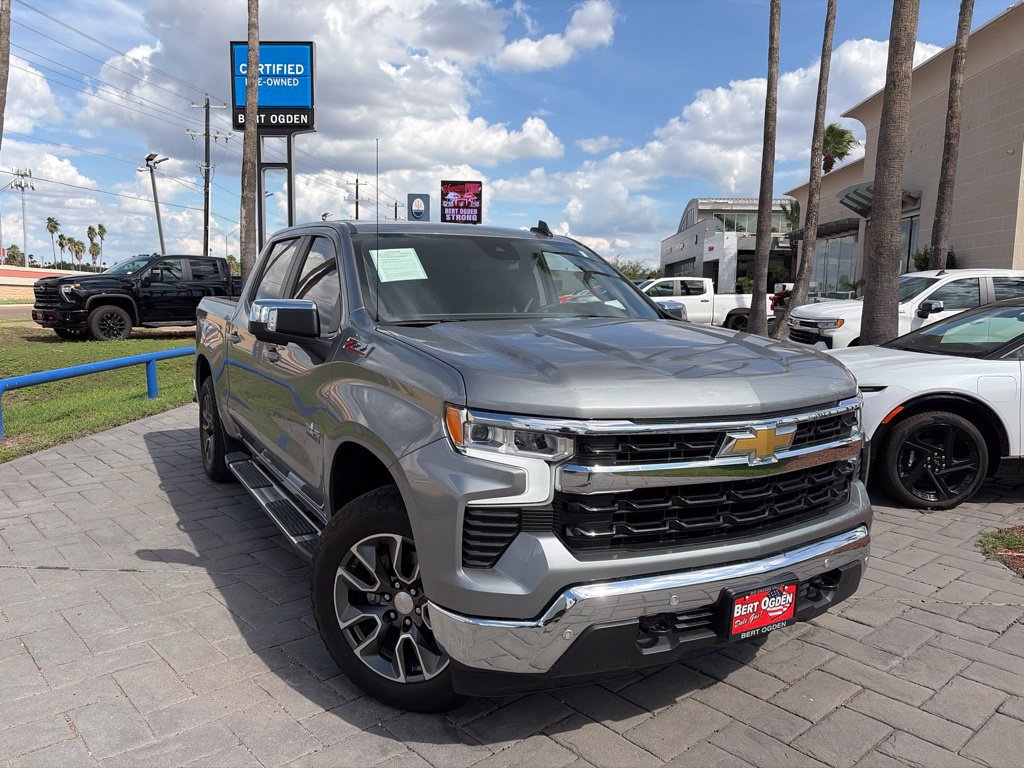 Used 2025 Chevrolet Silverado 1500 LT AWD/4WD image 1