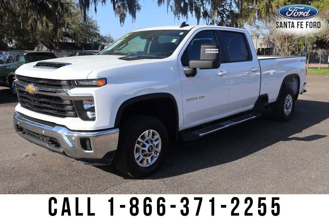 Used 2025 Chevrolet Silverado 2500 LT w/ Safety Package AWD/4WD image 2
