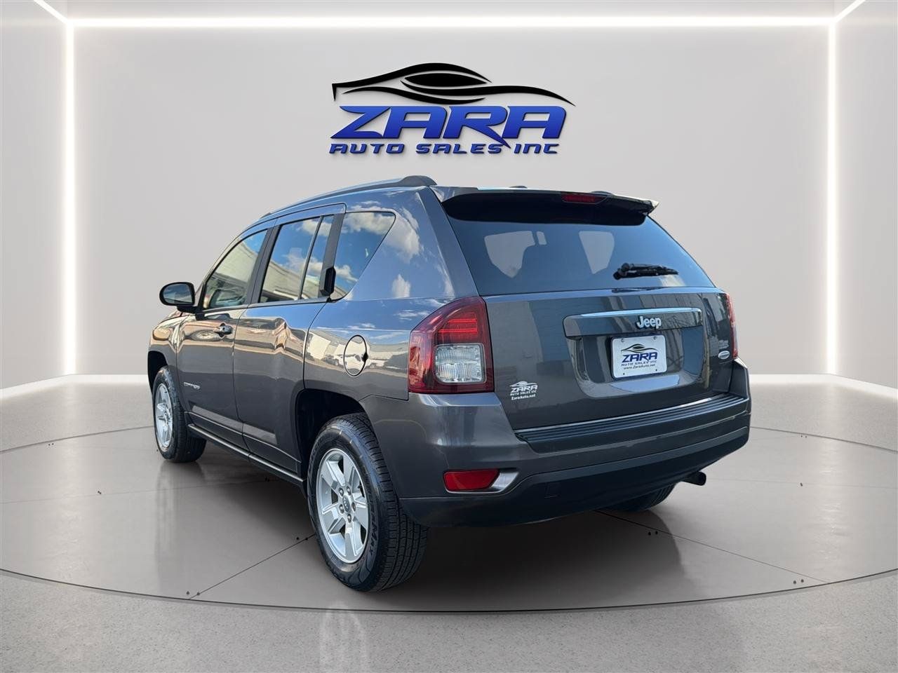 Used 2016 Jeep Compass Latitude FWD image 5