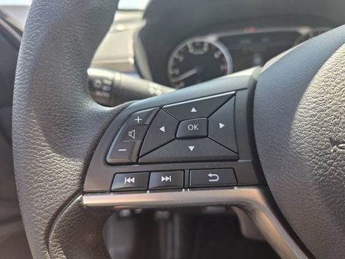 Used 2025 Nissan Altima 2.5 SV FWD image 23