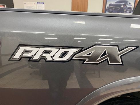 Used 2017 Nissan Titan PRO-4X w/ Pro-4x Convenience Package AWD/4WD image 10