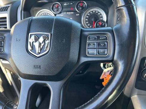 Used 2020 RAM 1500 Classic SLT w/ Luxury Group image 21