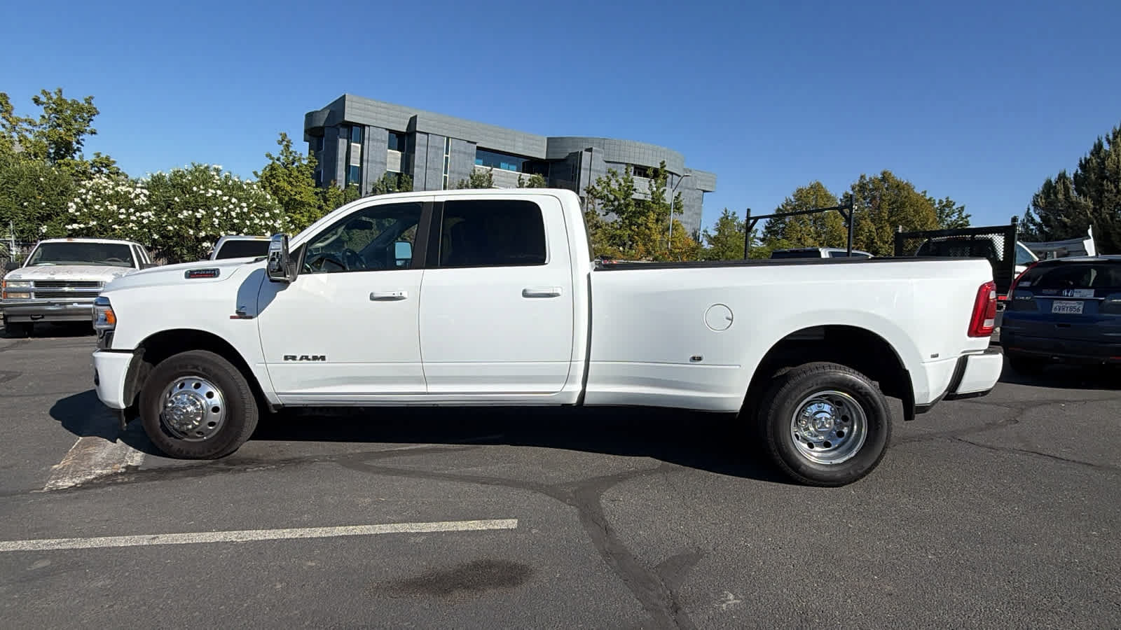 Used 2023 RAM 3500 Laramie RWD image 8