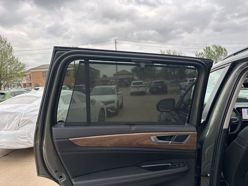New 2026 Volkswagen Atlas SE FWD image 12