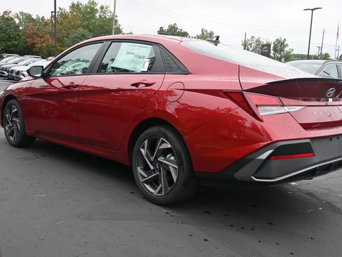 Certified 2025 Hyundai Elantra Sport image 5