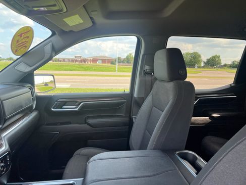 Used 2024 Chevrolet Silverado 1500 LT Trail Boss w/ Protection Package AWD/4WD image 19
