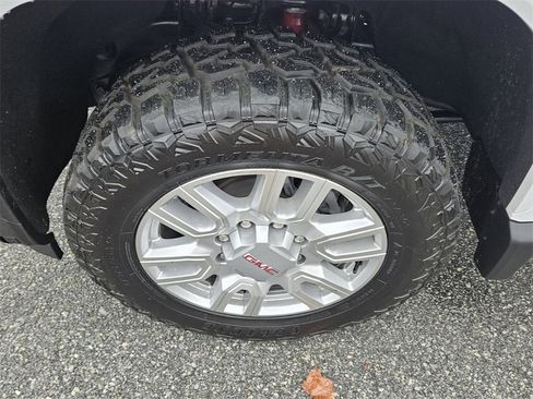Certified 2024 GMC Sierra 2500 SLT w/ SLT Premium Package image 17