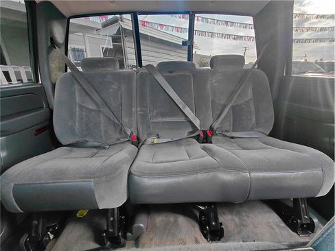 Used 2005 Chevrolet Silverado 2500 LS w/ Heavy-Duty Power Package image 7