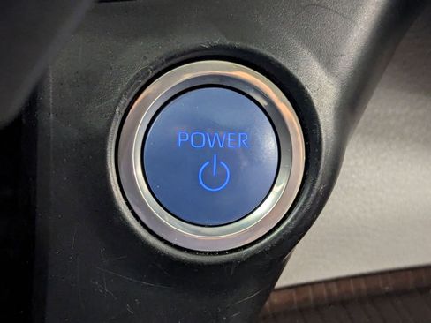 Used 2023 Toyota Sienna XLE image 28