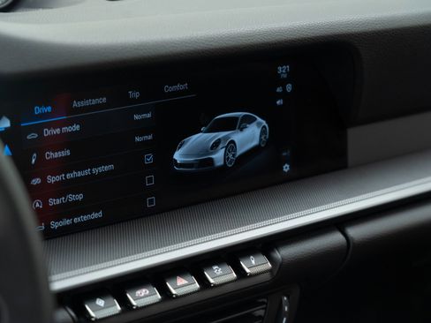 Certified 2025 Porsche 911 Carrera image 26