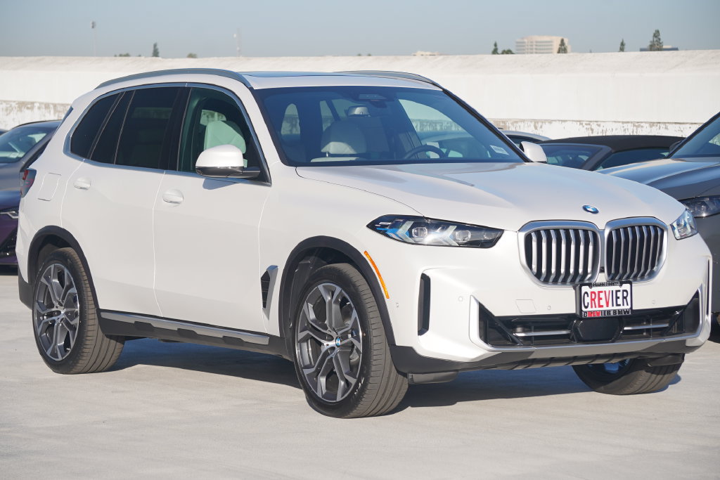 Used 2026 BMW X5 xDrive40i AWD/4WD image 3