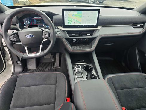 Used 2025 Ford Explorer ST image 25