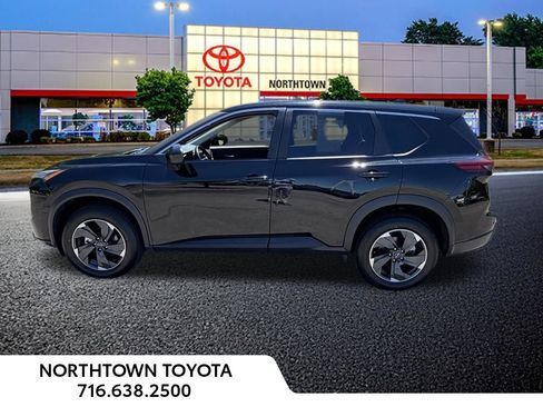 Used 2025 Nissan Rogue SV AWD/4WD image 9