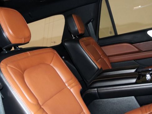 Used 2020 Lincoln Navigator L Reserve w/ Luxury Package image 71