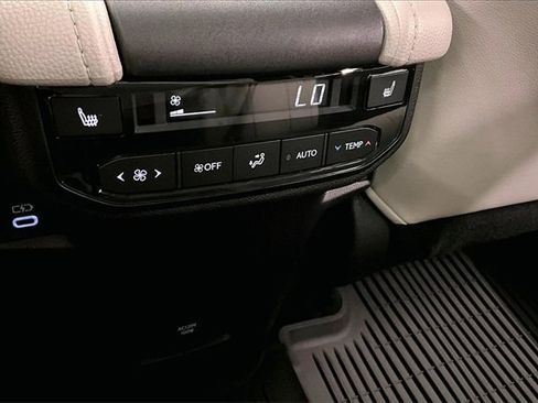 Used 2026 Toyota Grand Highlander Limited image 31