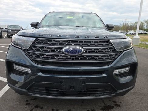 Used 2022 Ford Explorer XLT w/ Equipment Group 202A image 3