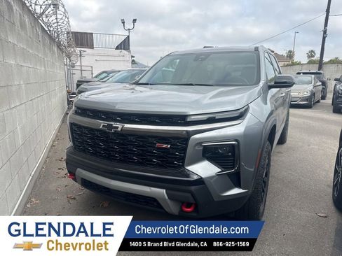 Certified 2025 Chevrolet Traverse Z71 AWD/4WD image 1