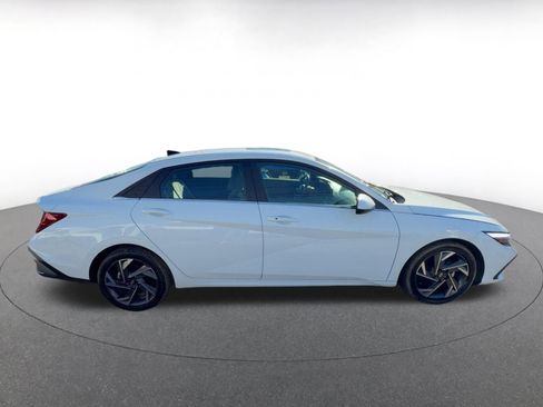 Used 2025 Hyundai Elantra SEL image 10